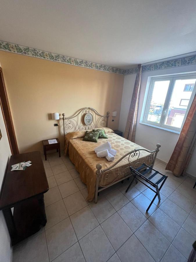 Carlo V - Holiday Rooms Porto Empedocle Eksteriør billede