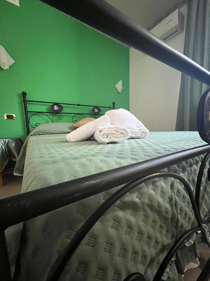 Carlo V - Holiday Rooms Porto Empedocle Eksteriør billede
