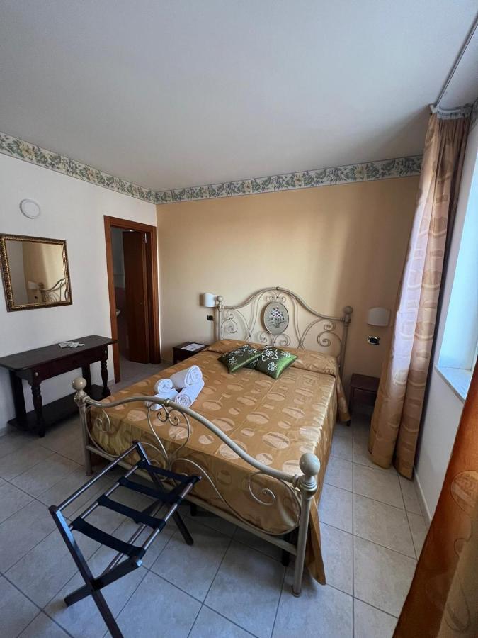 Carlo V - Holiday Rooms Porto Empedocle Eksteriør billede