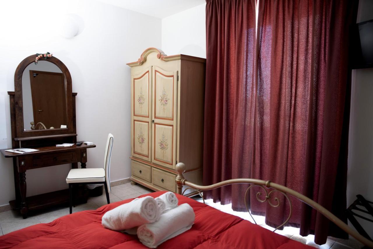 Carlo V - Holiday Rooms Porto Empedocle Eksteriør billede