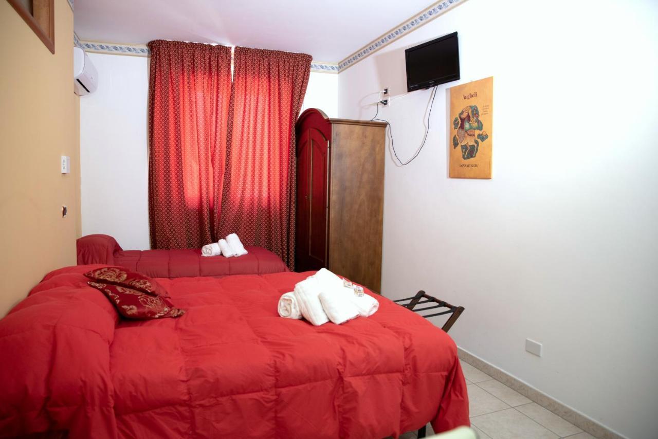Carlo V - Holiday Rooms Porto Empedocle Eksteriør billede